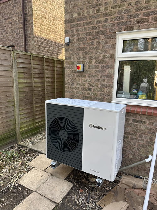 A Verwood heat pump installation under BUS Grant