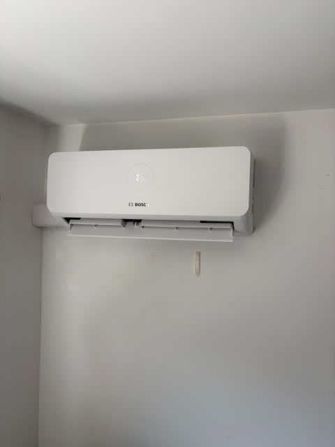 Worcester Bosch 12.5kW multi-split air conditioning system installation Andover